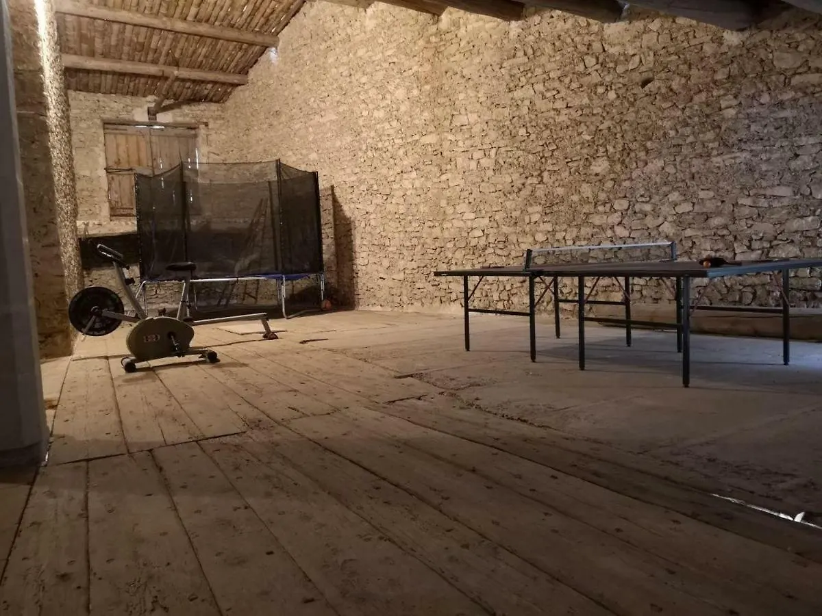 La Maison Bleue Cereste Holiday home