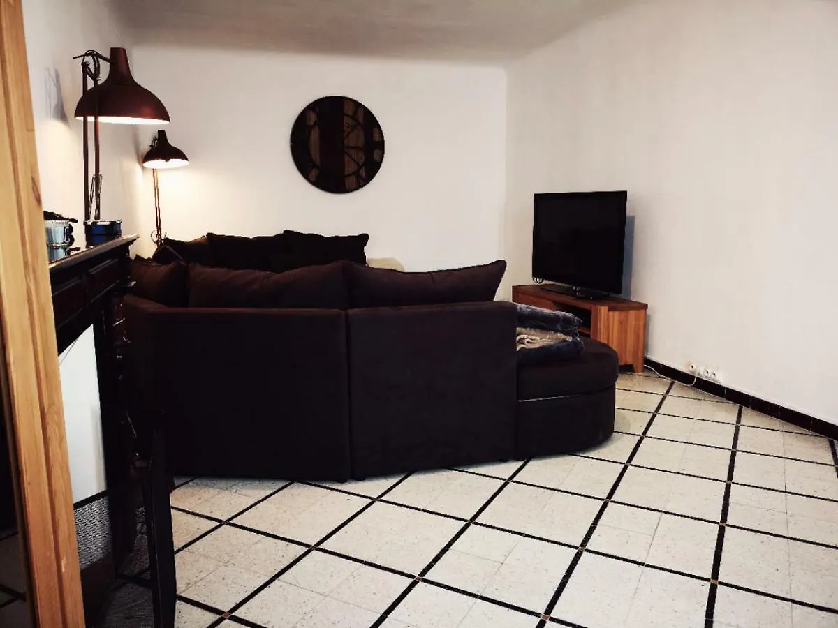 La Maison Bleue Cereste Holiday home