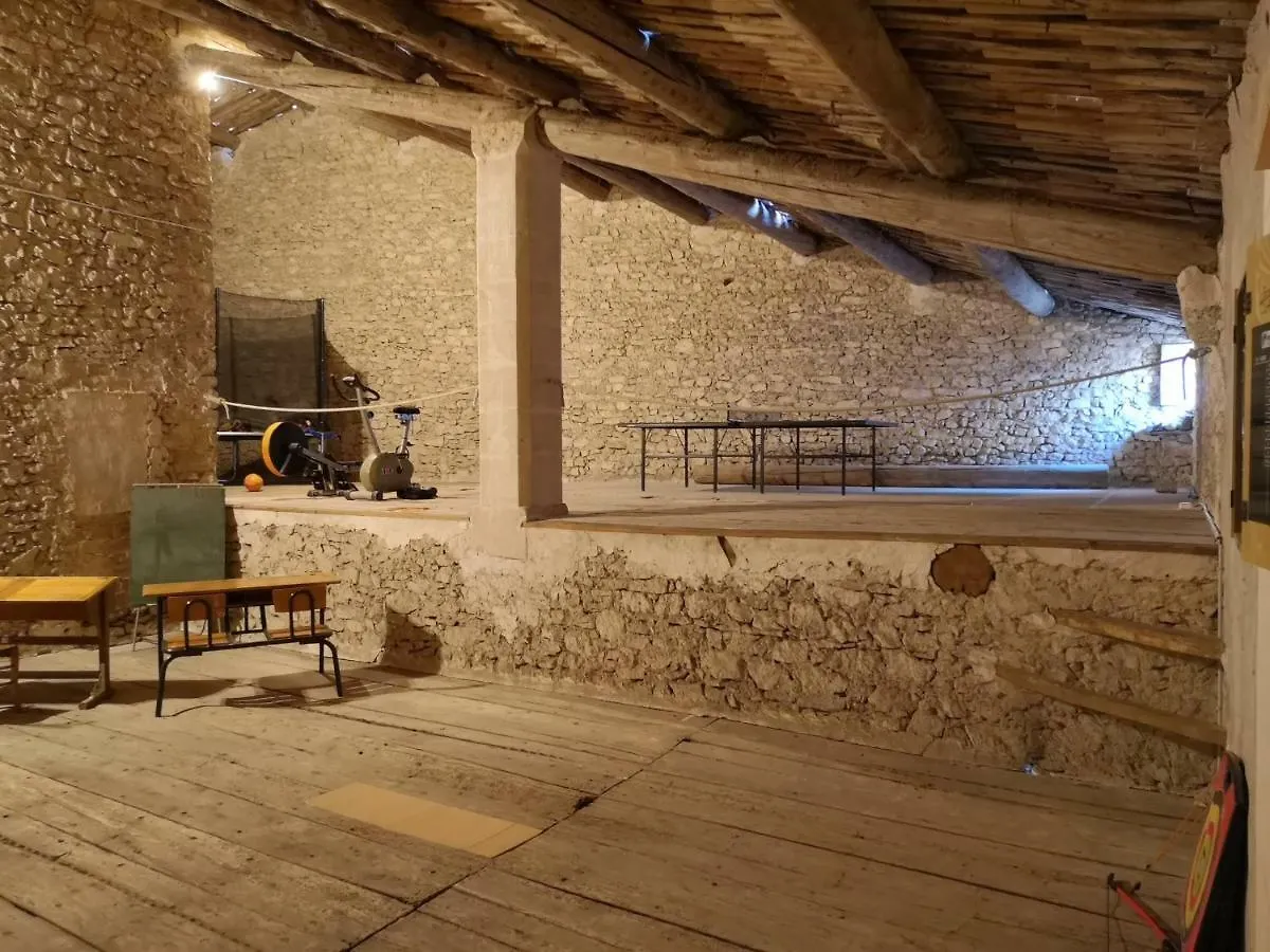 La Maison Bleue Cereste