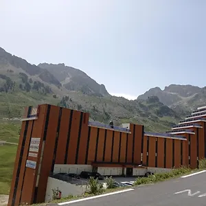 Sur Les Pistes , Bagnères-de-Bigorre France